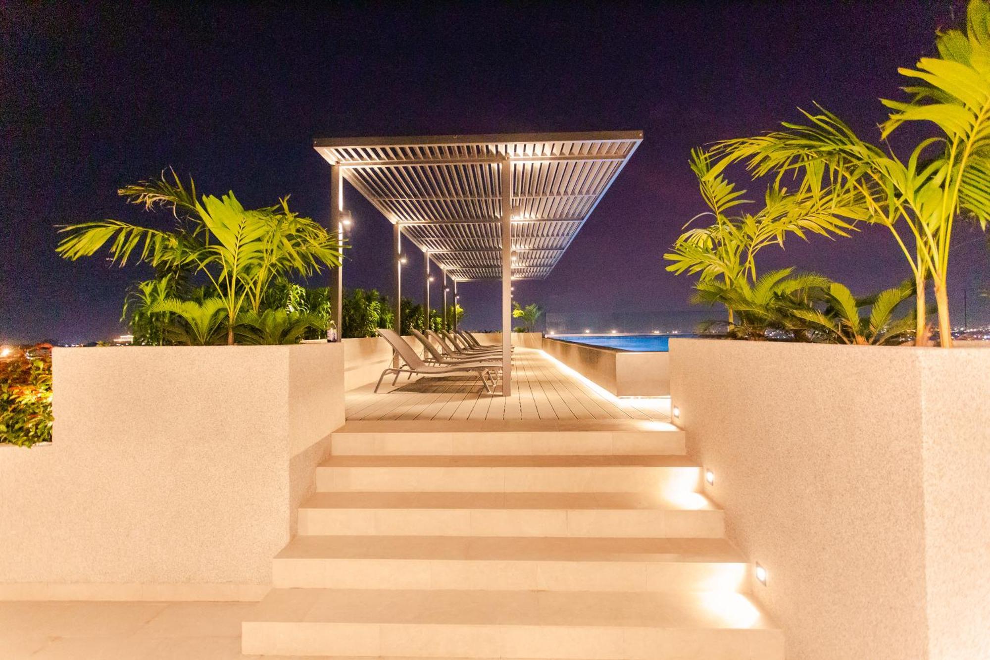 Accra Luxury Apartments @ The Lennox Экстерьер фото